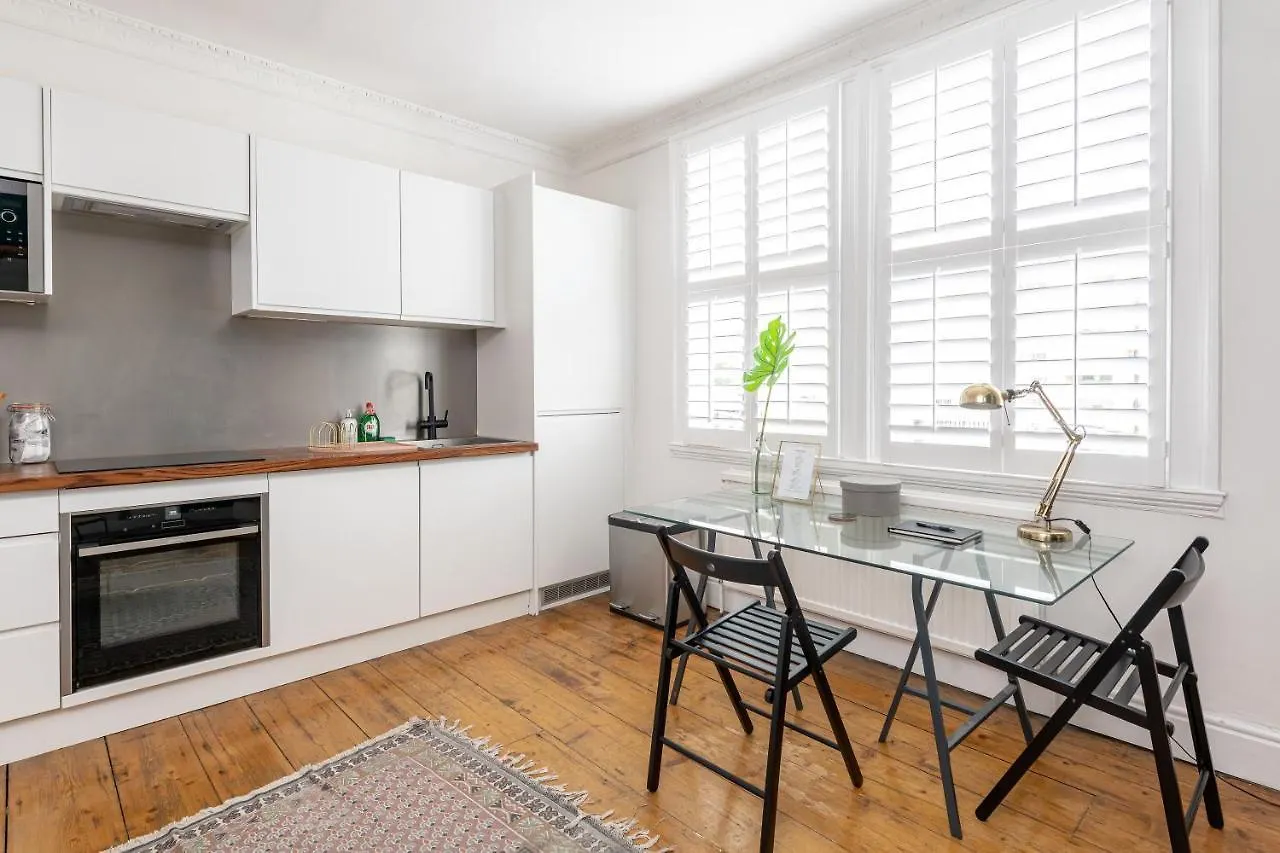 Stylish Georgian Apartment Near The Centre Of Bath United Kingdom