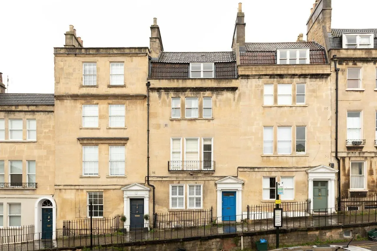 Stylish Georgian Apartment Near The Centre Of Bath